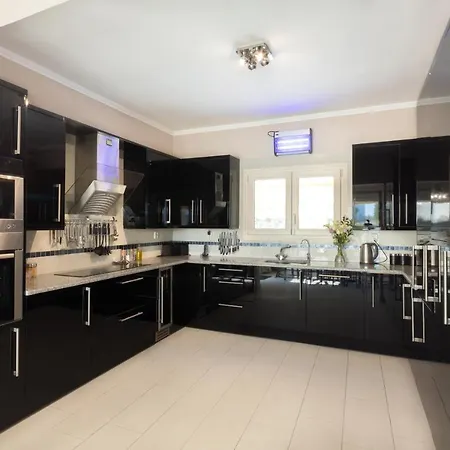 Sorellina Villa *